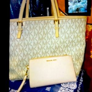Michael Koran purse and wallet like new